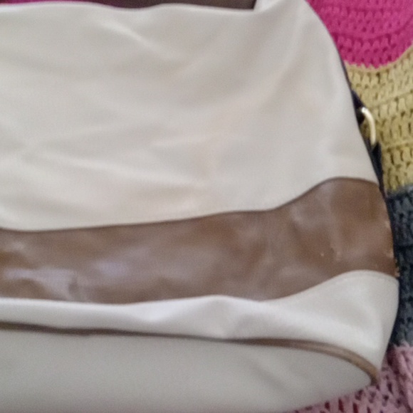 Hobo Tote shoulder bag used good condition. - Picture 4 of 10